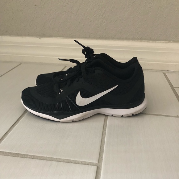 Nike Shoes - Nike Flex TR-6